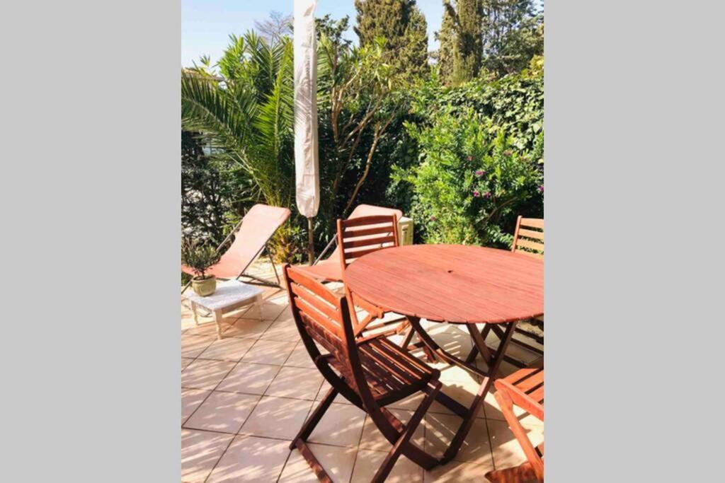La Petite Pinede Studio Climatise Proche Plage Sanary-sur-Mer Zewnętrze zdjęcie