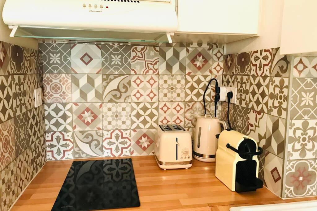 La Petite Pinede Studio Climatise Proche Plage Sanary-sur-Mer Zewnętrze zdjęcie