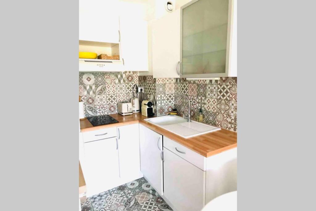 La Petite Pinede Studio Climatise Proche Plage Sanary-sur-Mer Zewnętrze zdjęcie