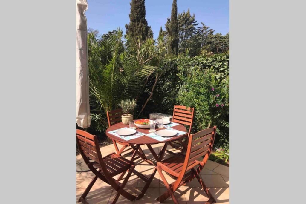 La Petite Pinede Studio Climatise Proche Plage Sanary-sur-Mer Zewnętrze zdjęcie